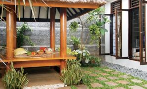 Gazebo Taman Depan Rumah